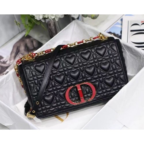 GEANTĂ MEDIE DIORAMOUR DIOR CARO Piele de vițel Cannage cu motiv inimă M9242WNG NEGRU