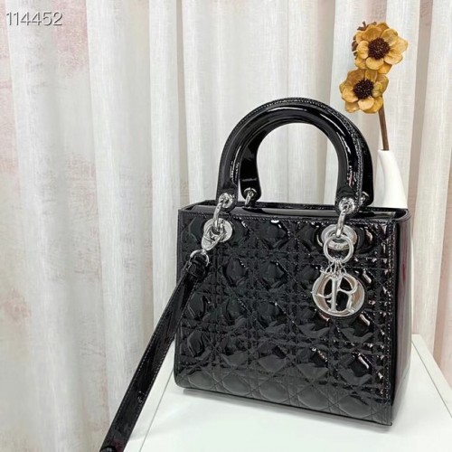 Geantă medie LADY DIOR, piele de vițel Cannage neagră lăcuită M0565OW-2