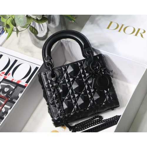 Geantă medie LADY DIOR Piele de vițel Cannage M0566OE neagră