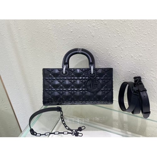 GEANTĂ MEDIE LADY DIOR Piele de miel Cannage C2811 neagră