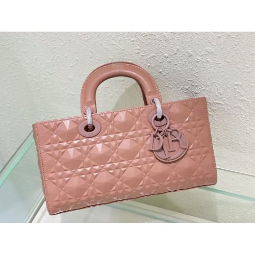 GEANTĂ MEDIE LADY DIOR Piele de miel Cannage C2811 roz