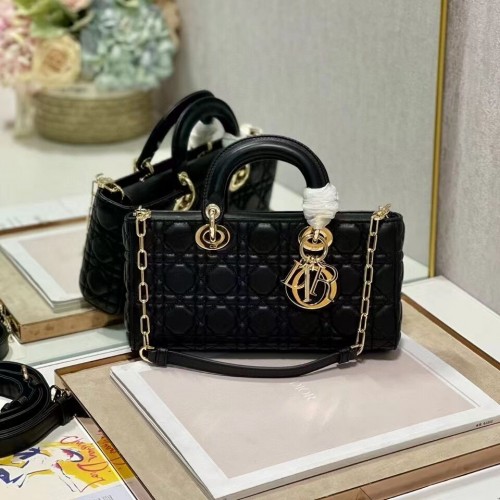GEANTĂ MEDIE LADY DIOR Piele de miel Cannage C2820 neagră