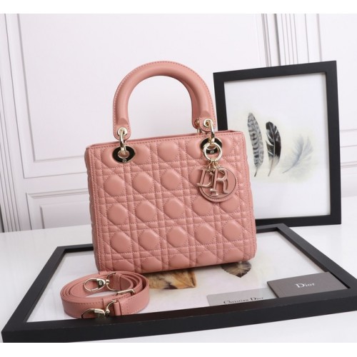 GEANTĂ MEDIE LADY DIOR Piele de miel Cannage M0565E Pudră flori de cireș
