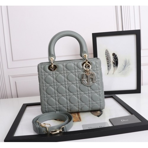 GEANTĂ MEDIE LADY DIOR Piele de miel Cannage M0565E gri