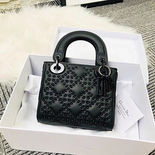 GEANTĂ MINI LADY DIOR DIN PIELE DE VIȚEL M0598S neagră