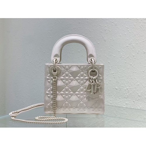 GEANTĂ MINI LADY DIOR Piele de vițel Cannage C2815 albă