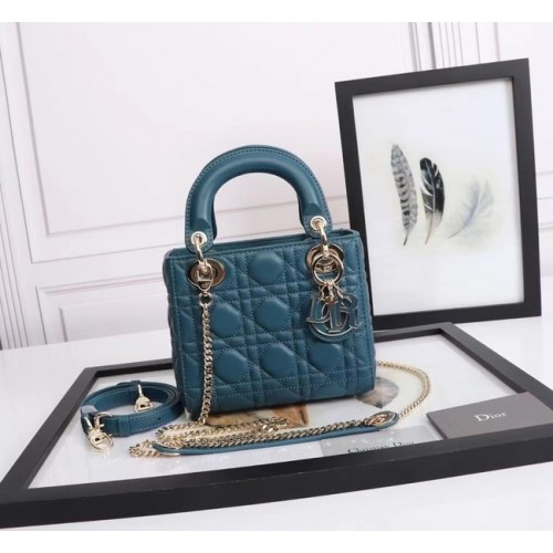 Geantă mini Dior din piele de miel M0566OE albastră