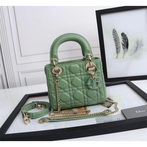 Geantă mini Dior din piele de miel M0566OE verde