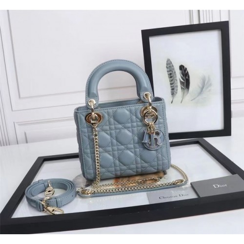 Geantă mini Dior din piele de miel M0566OE albastru deschis