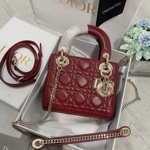 Geantă mini Dior din piele de miel M0566OW Vin și auriu