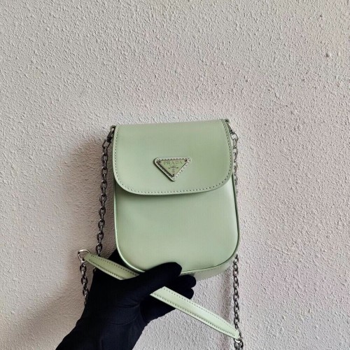 Prada mini-geantă din piele periată 1BH185 verde deschis