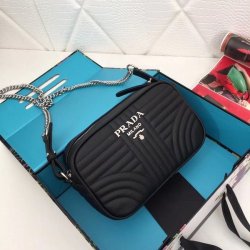 Geantă Prada din piele de vițel 183 neagră