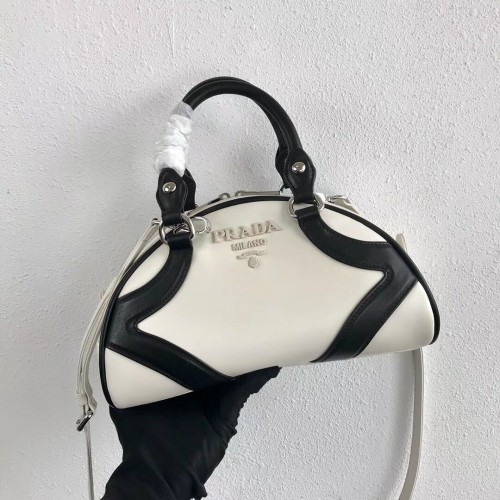 Geantă Prada din piele de vițel 1BD071 alb și negru