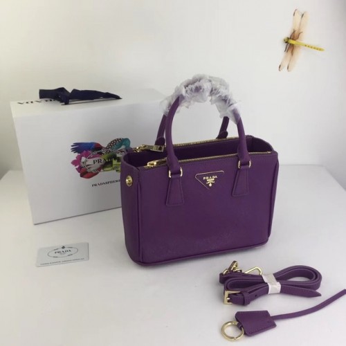 Geantă mică Prada Galleria din piele Saffiano BN2316 violet