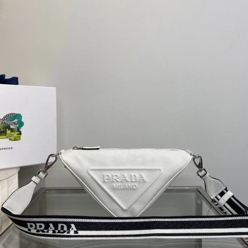 Geantă de umăr Prada din piele triunghiulară 2EV055 albă