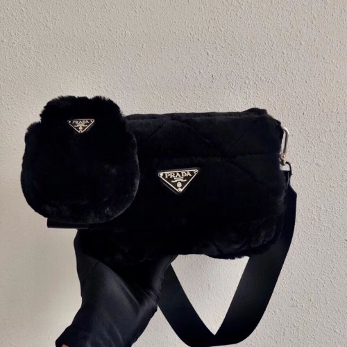 Geantă de umăr Prada din păr de nurcă 1BC292M neagră