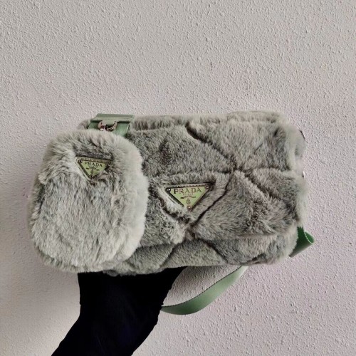 Geantă de umăr Prada din păr de nurcă 1BC292M verde deschis