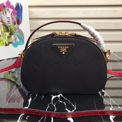 Geantă Prada Odette Saffiano din piele 1BH123 Negru și roșu