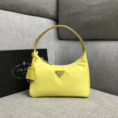 Mini-geantă Prada Re-Edition 2000 din nailon 91515 galbenă