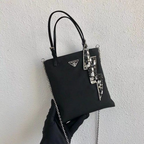 Geantă tote Prada Re-Edition din nailon 1NE618 neagră