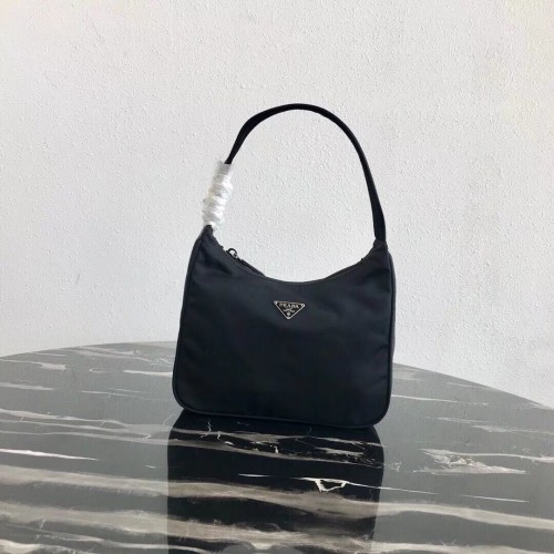 Geantă tote Prada Re-Edition din nailon MV519 neagră