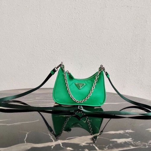 Geantă de umăr mini Prada Re-Edition din nylon 1TT122 verde