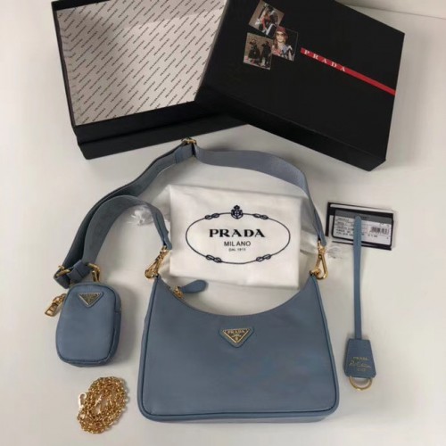 Geantă de umăr Prada Re-Edition din nailon 1BH204 albastru deschis