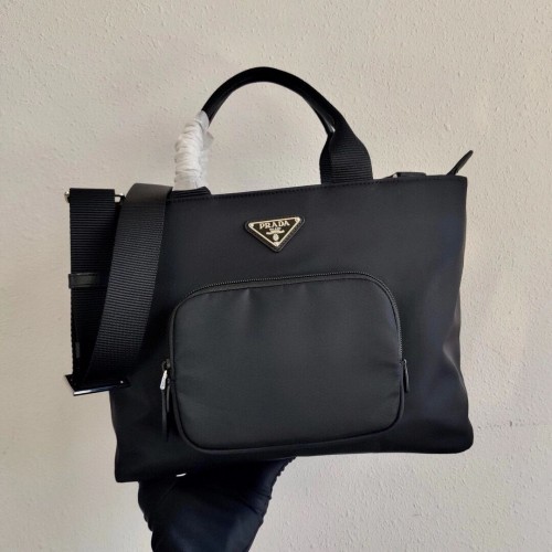 Geantă tote din nailon Prada Re-Edition 1BG354 neagră