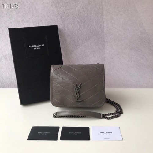 SAINT LAURENT Geantă de umăr din piele Niki Mini 03743 gri