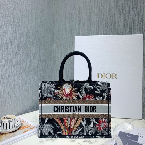 PUNGĂ DIOR MICĂ BRODATĂ M1296-6