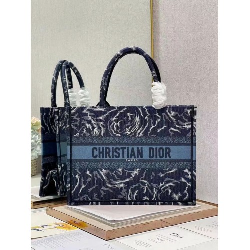 PUNGĂ DIOR MICĂ BOOK TOTE Broderie C1287-31 albastră
