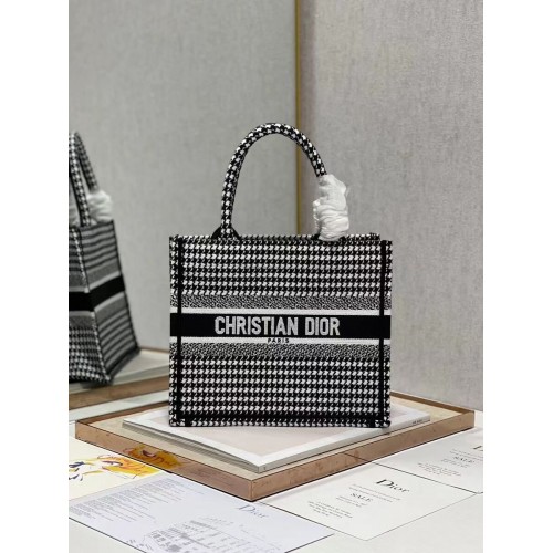 GEANTĂ DIOR MICĂ BOOK TOTE Broderie C1331-7