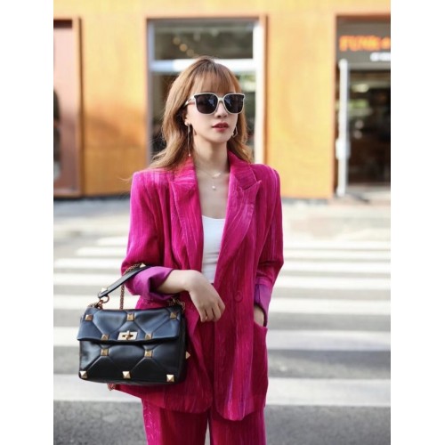 VALENTINO GARAVANI Ceas Roman Stud Large din piele de oaie Napa A1189L negru