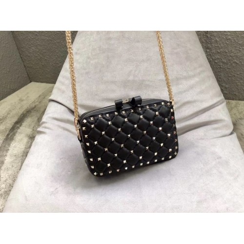 Geantă crossbody din piele VALENTINO Rockstud pentru cameră 57367-2 neagră