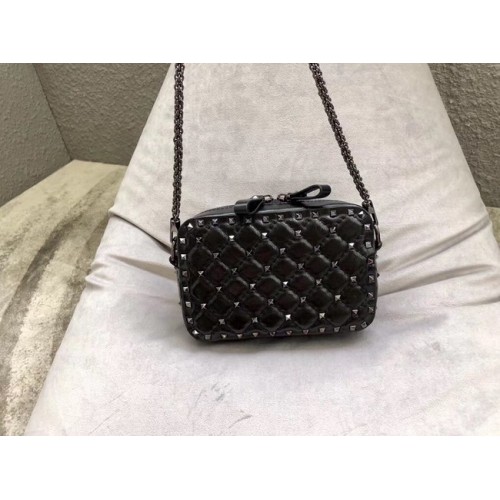 Geantă crossbody din piele VALENTINO Rockstud pentru cameră 57367 neagră