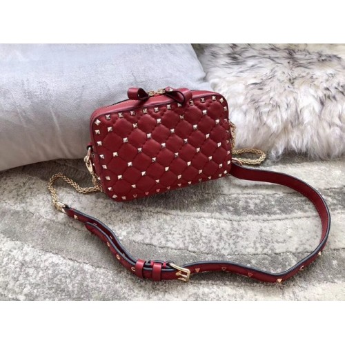 Geantă crossbody din piele VALENTINO Rockstud pentru cameră 57367 roșie