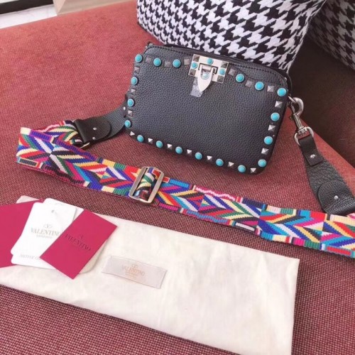 Geantă de umăr din piele Valentino Garavani Rockstud B7279 neagră