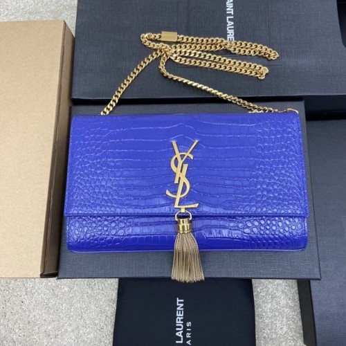 GEANTĂ YSL KATE MEDIE CU CRUCIURI DIN PIELE STRĂLUCITOASĂ CU IMPRIMARE DE CROCODIL 377829 albastră