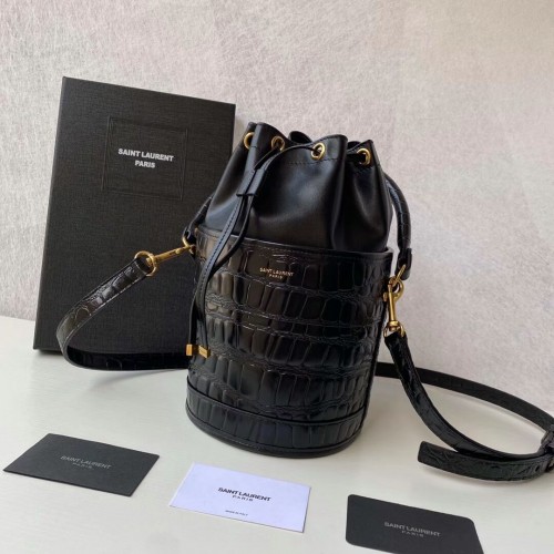 Yves Saint Laurent DIN PIELE LĂCUITĂ CU IMBRACARE DE CROCODIL ȘI PIELE DE MIEL Y677825 negru