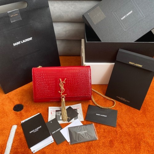 Portofel Yves Saint Laurent Kate Chain cu ciucuri din piele strălucitoare cu imprimeu de crocodil 452159 roșu