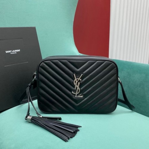 Yves Saint Laurent Geantă Lou Camera din piele matlasată 612544 negru și argintiu