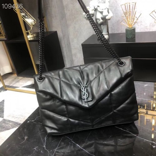 Yves Saint Laurent GEANTĂ LOULOU PUFFER DIN PIELE MATĂ ȘI CU FORMĂ ȘI GEANTĂ MEDIE Y577475 Negru