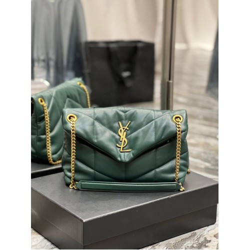 Yves Saint Laurent PUFFER MIC CU LANȚ DIN PIELE DE MIEL MATLASATĂ 5774761 verde negricios
