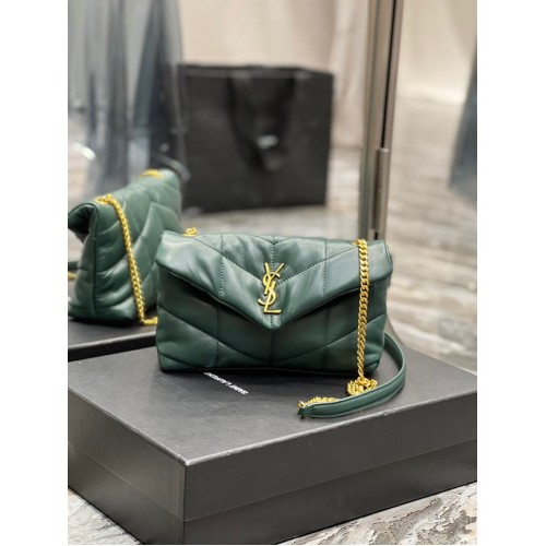 Yves Saint Laurent PUFFER MIC CU LANȚ DIN PIELE DE MIEL MATLASATĂ 620333 verde negricios