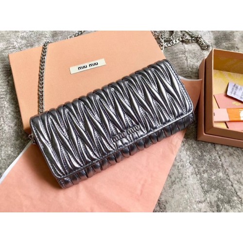 Geantă de mână Miu Miu Matelasse Nappa Leather 5DH002 gri