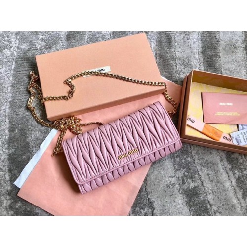Miu Miu Matelasse Nappa Leather Clutch 5DH002 roz