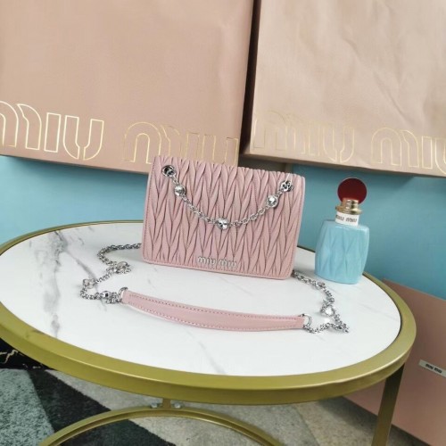 Geantă de umăr miu miu Matelasse din piele Nappa 5AC065 roz