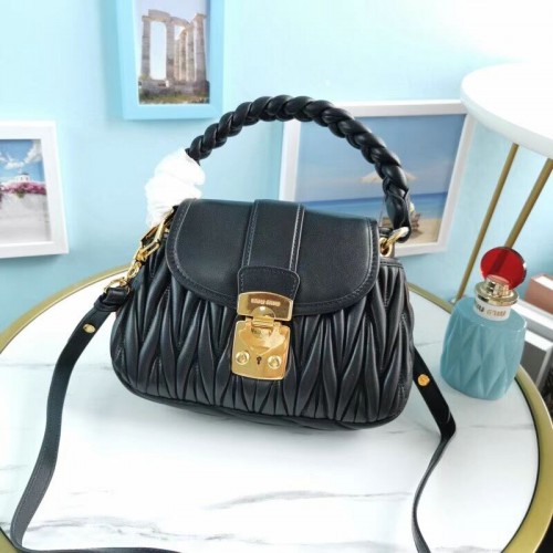 Geantă de umăr Miu Miu Matelasse Nappa Leather 5BD188 neagră