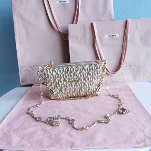 Geantă de umăr mini miu miu Matelasse Nappa din piele 6BE641 aurie