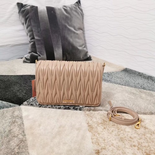 Geantă de umăr miu miu Matelasse Nappa Leather 5BG163 Caisă